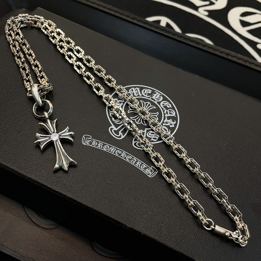 Ch**me He**ts necklace-067