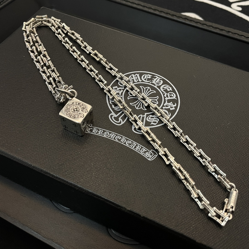 Ch**me He**ts necklace-069