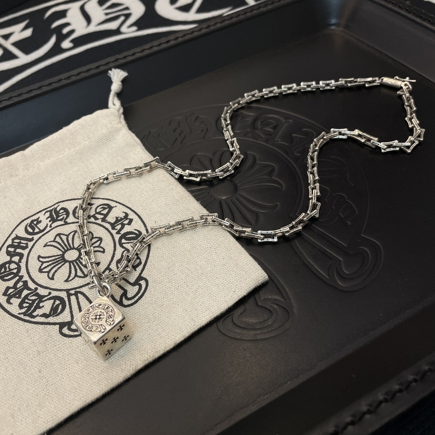 Ch**me He**ts necklace-069