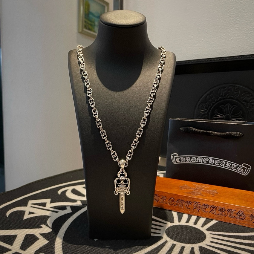 Ch**me He**ts necklace-070