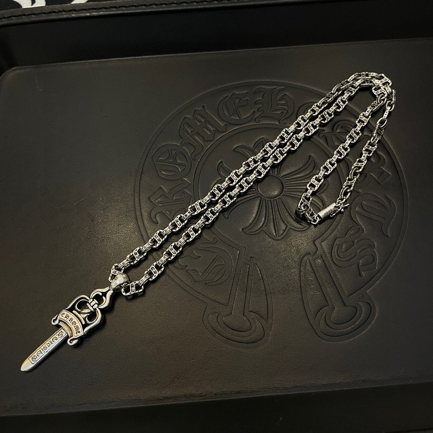 Ch**me He**ts necklace-070