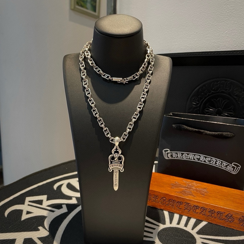 Ch**me He**ts necklace-070
