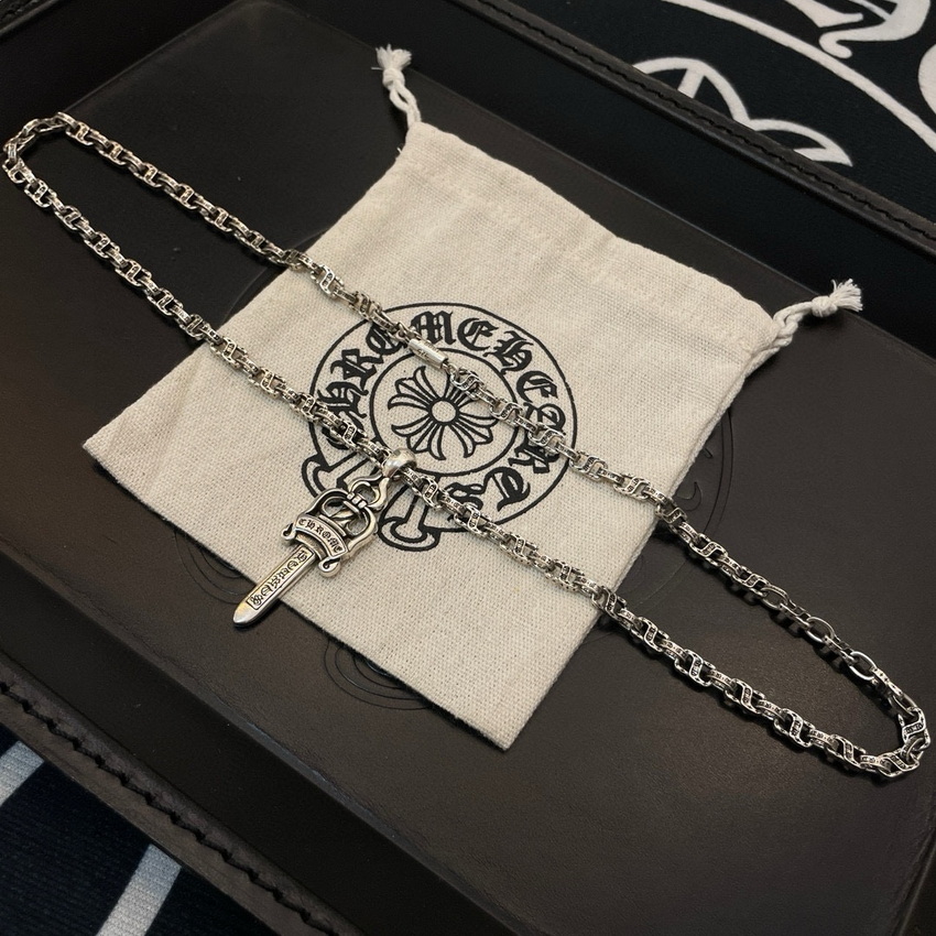 Ch**me He**ts necklace-070
