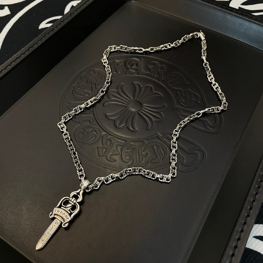 Ch**me He**ts necklace-070