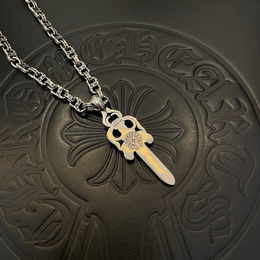 Ch**me He**ts necklace-070