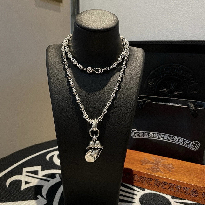 Ch**me He**ts necklace-078
