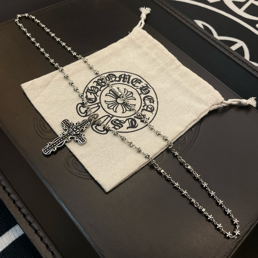 Ch**me He**ts necklace-088