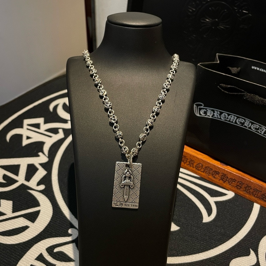 Ch**me He**ts necklace-092