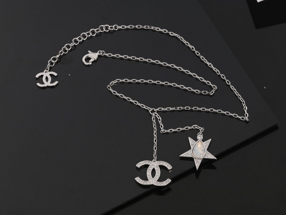 Ch*el necklace-181