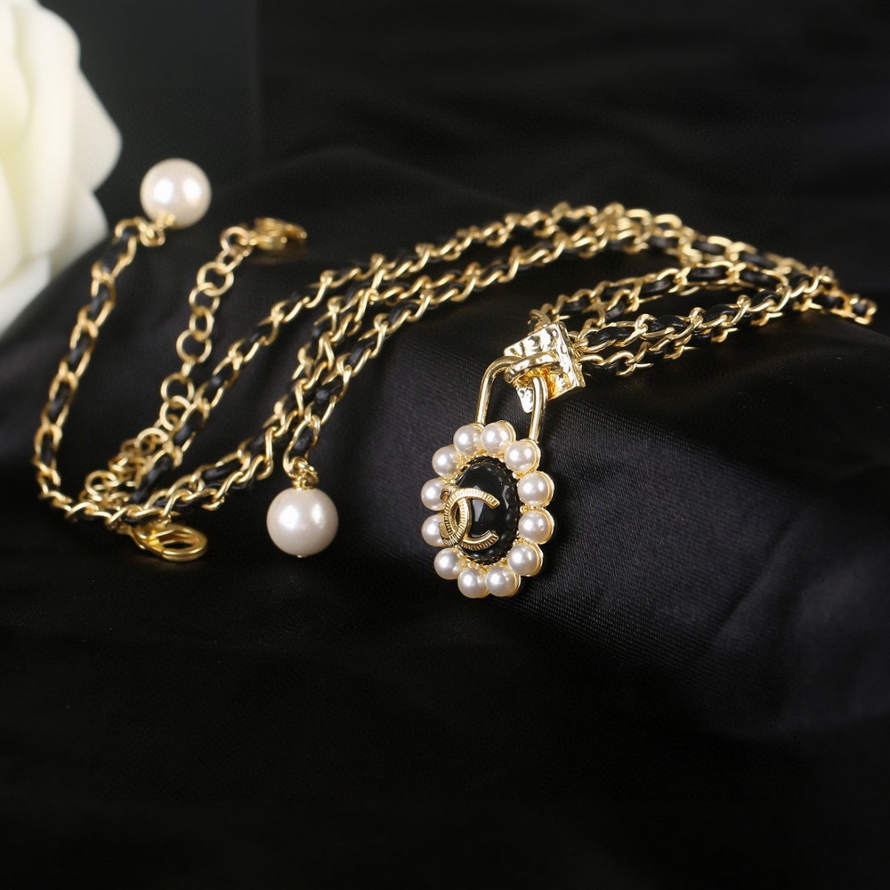 Ch*el necklace-403