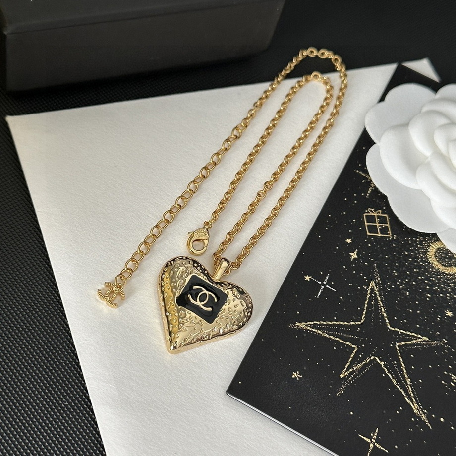 Ch*el necklace-313