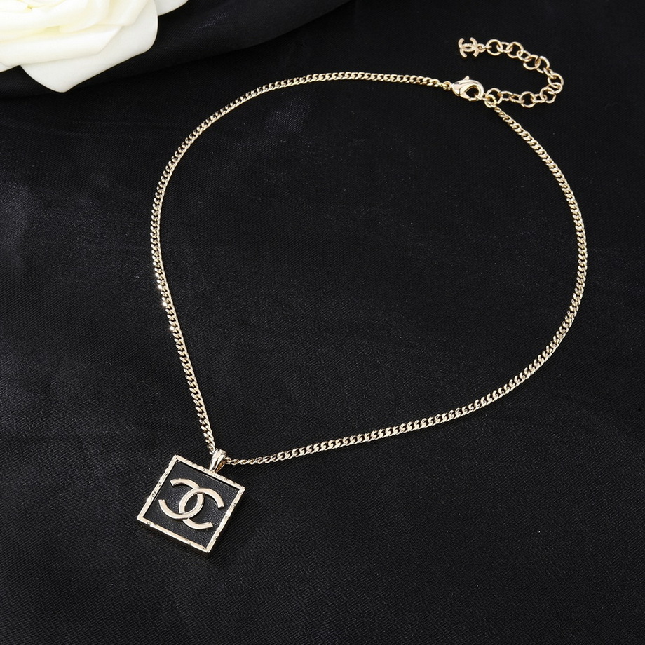 Ch*el necklace-159