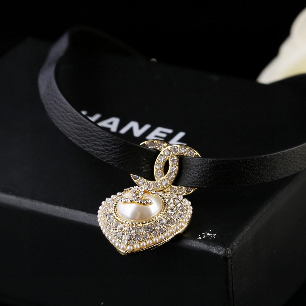 Ch*el necklace-381