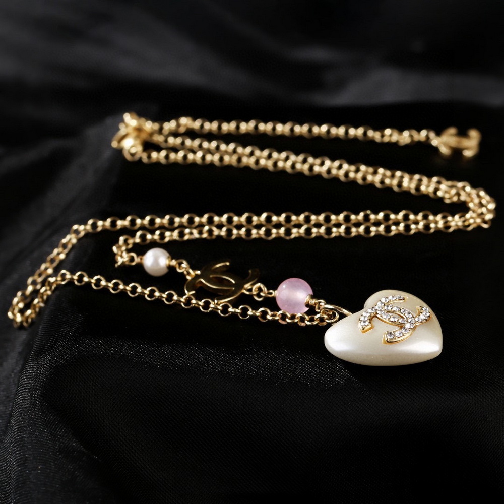 Ch*el necklace-130