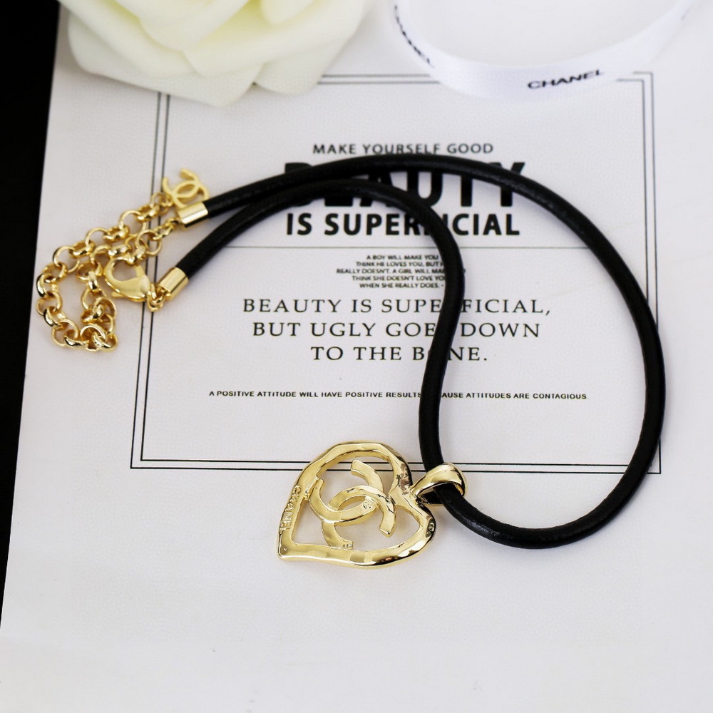Ch*el necklace-023