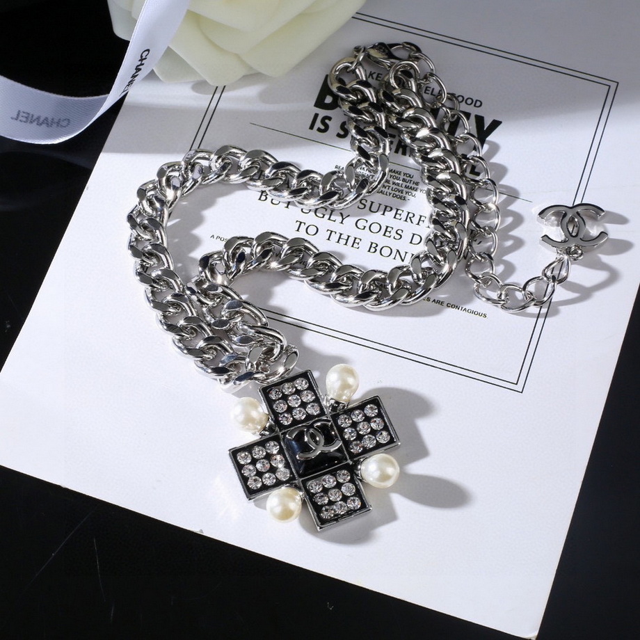 Ch*el necklace-359