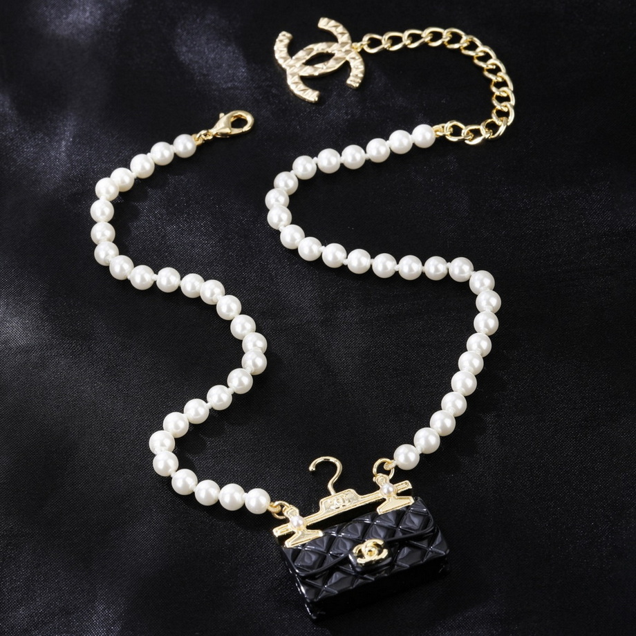 Ch*el necklace-257