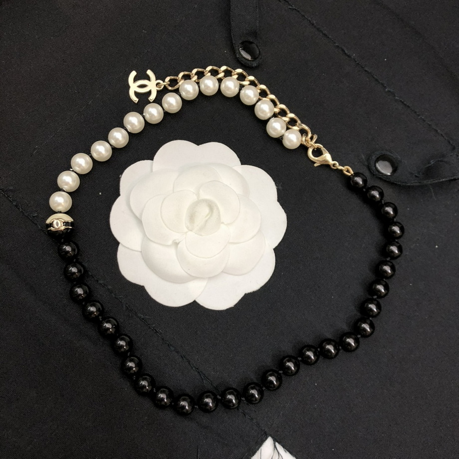 Ch*el necklace-077