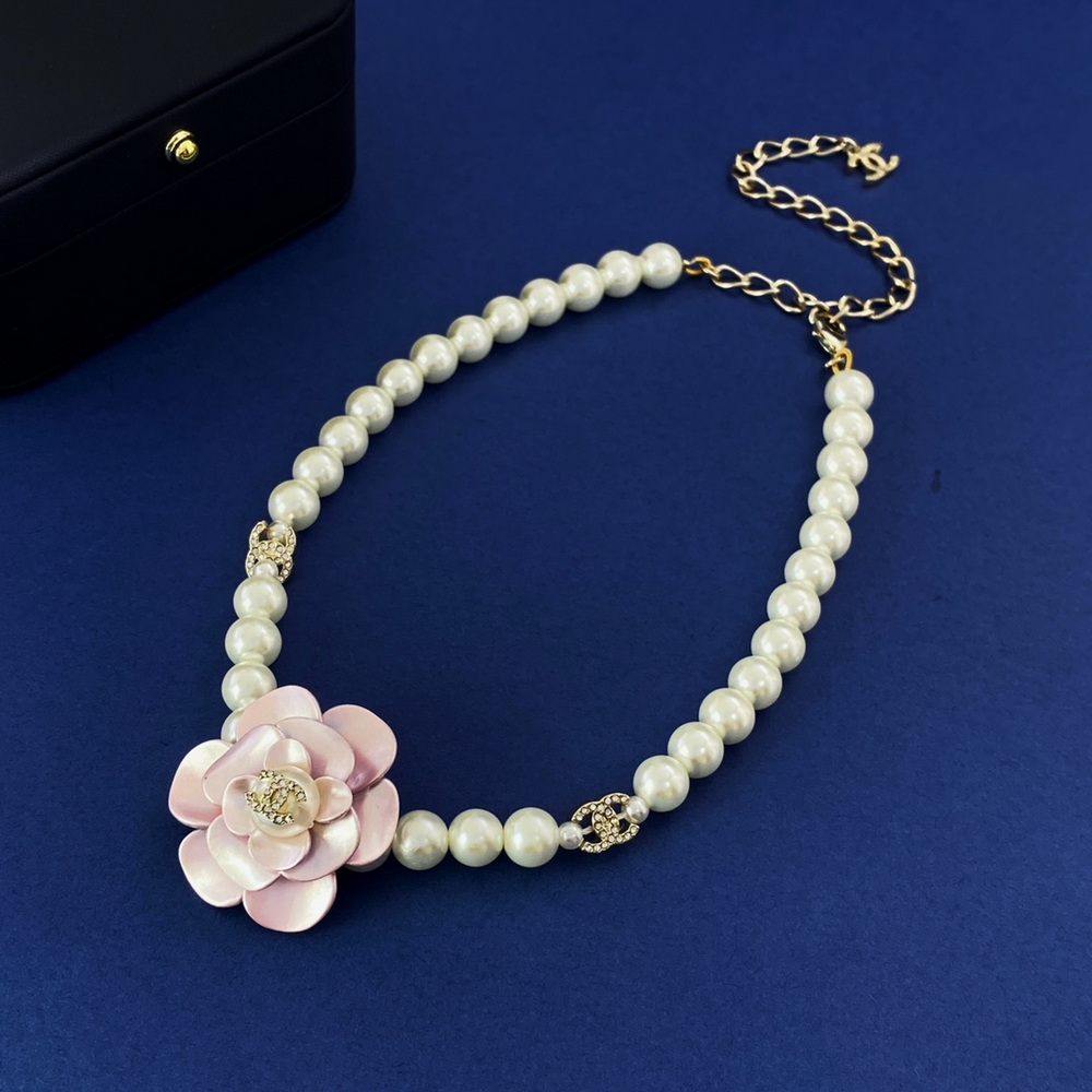Ch*el necklace-075