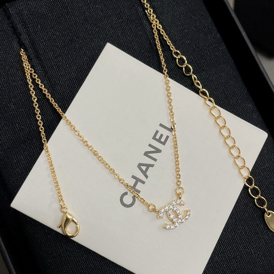 Ch*el necklace-054