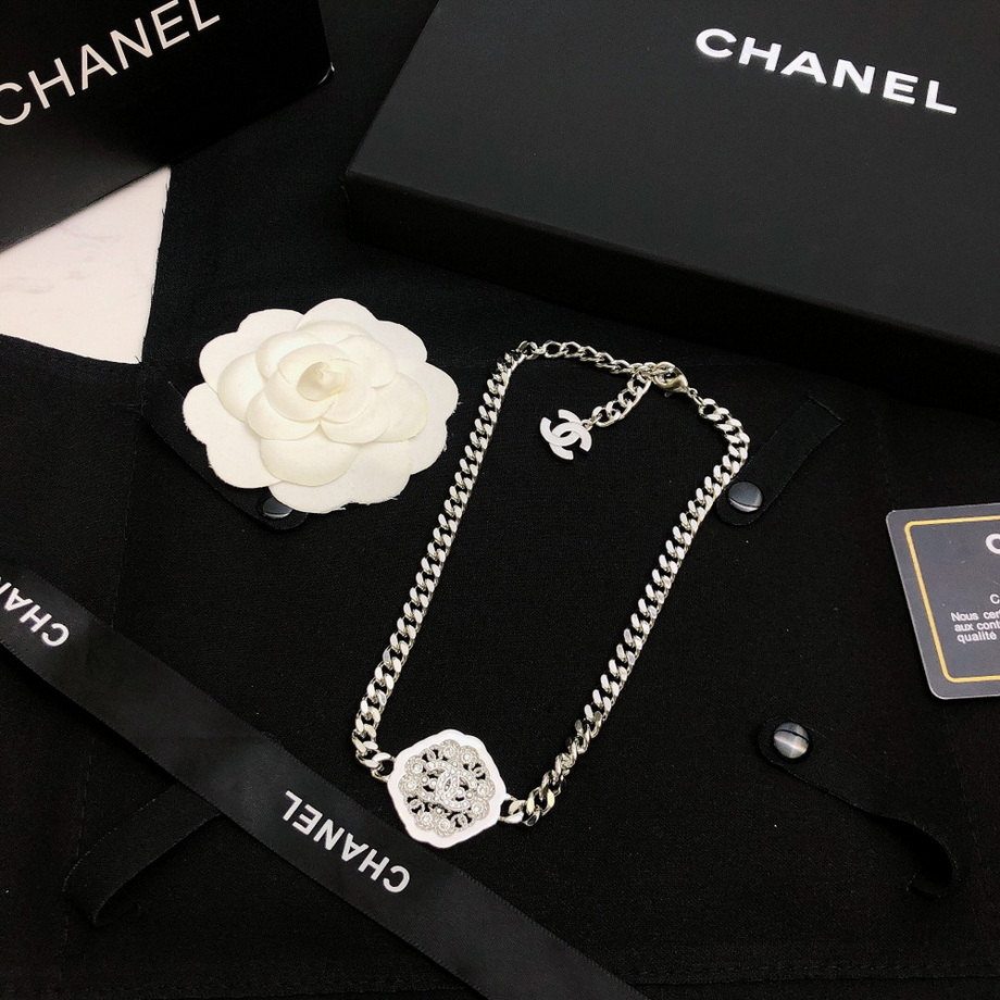Ch*el necklace-043