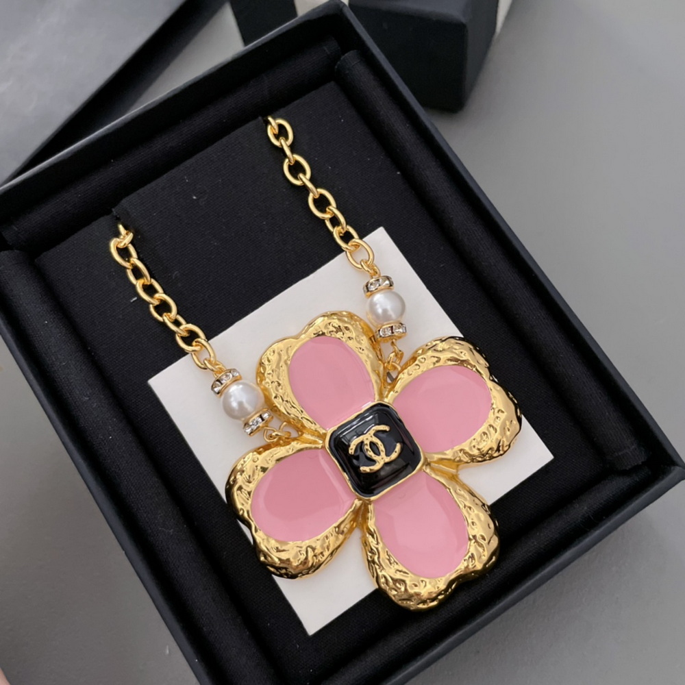 Ch*el necklace-337