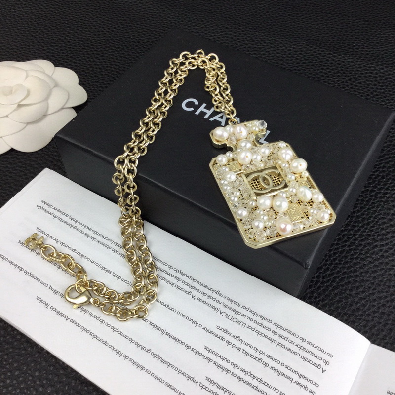 Ch*el necklace-348
