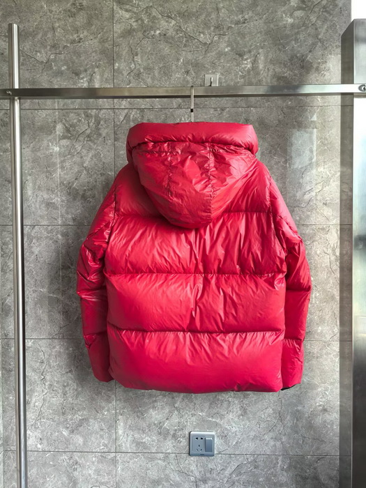 Can*a Go*e coat-322