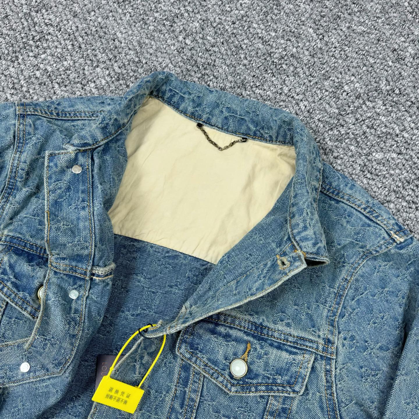 LV Jacket-021