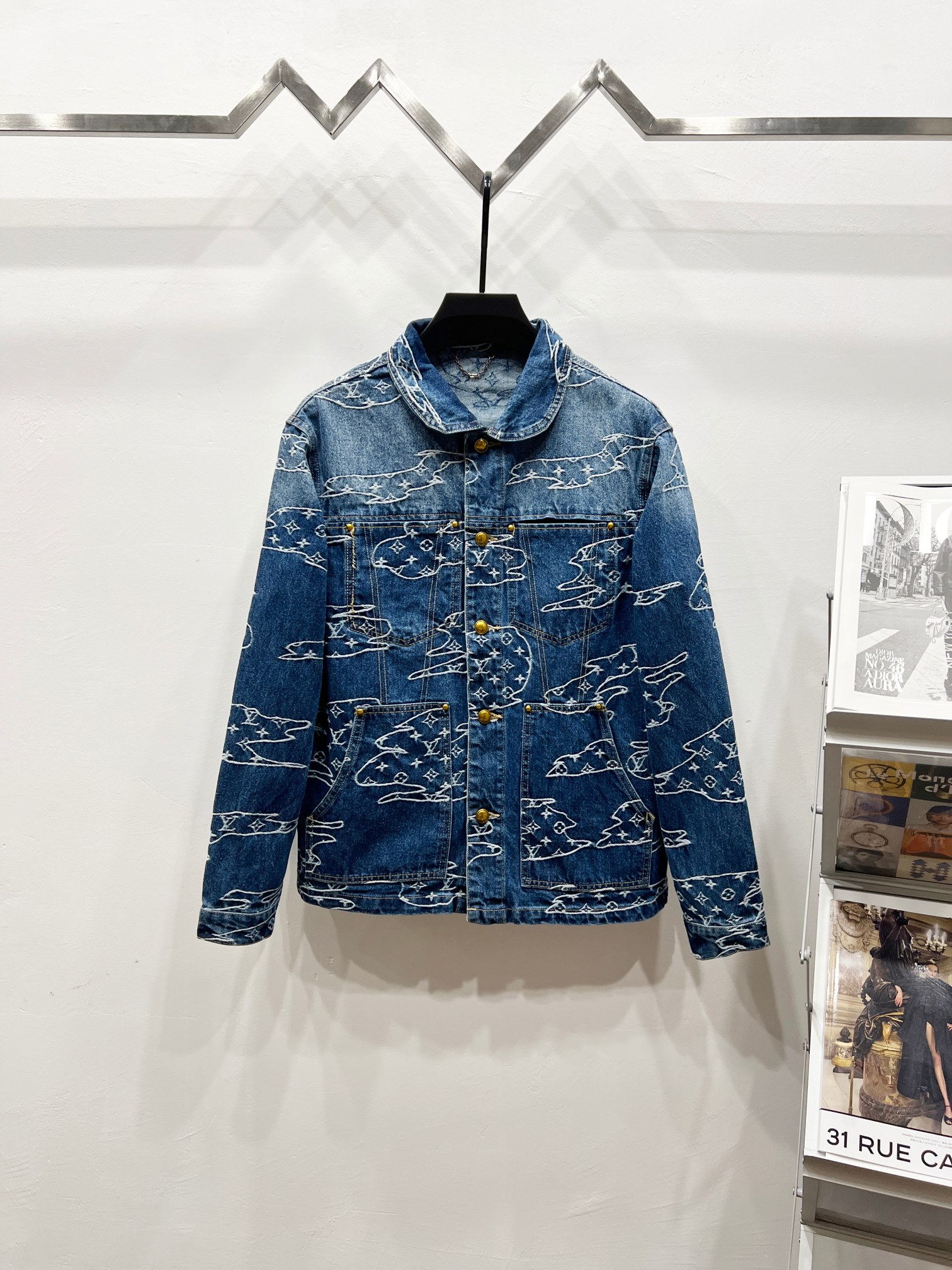 LV Jacket-023