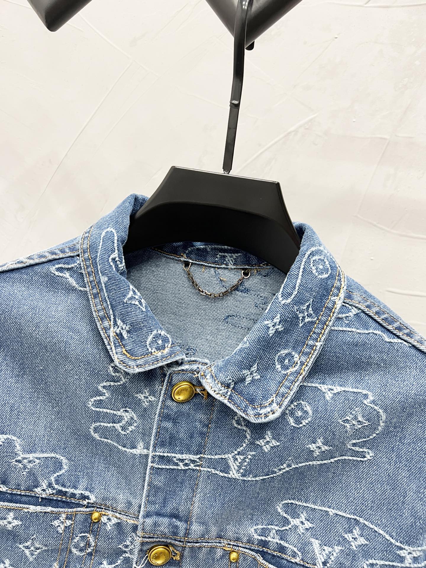 LV Jacket-028
