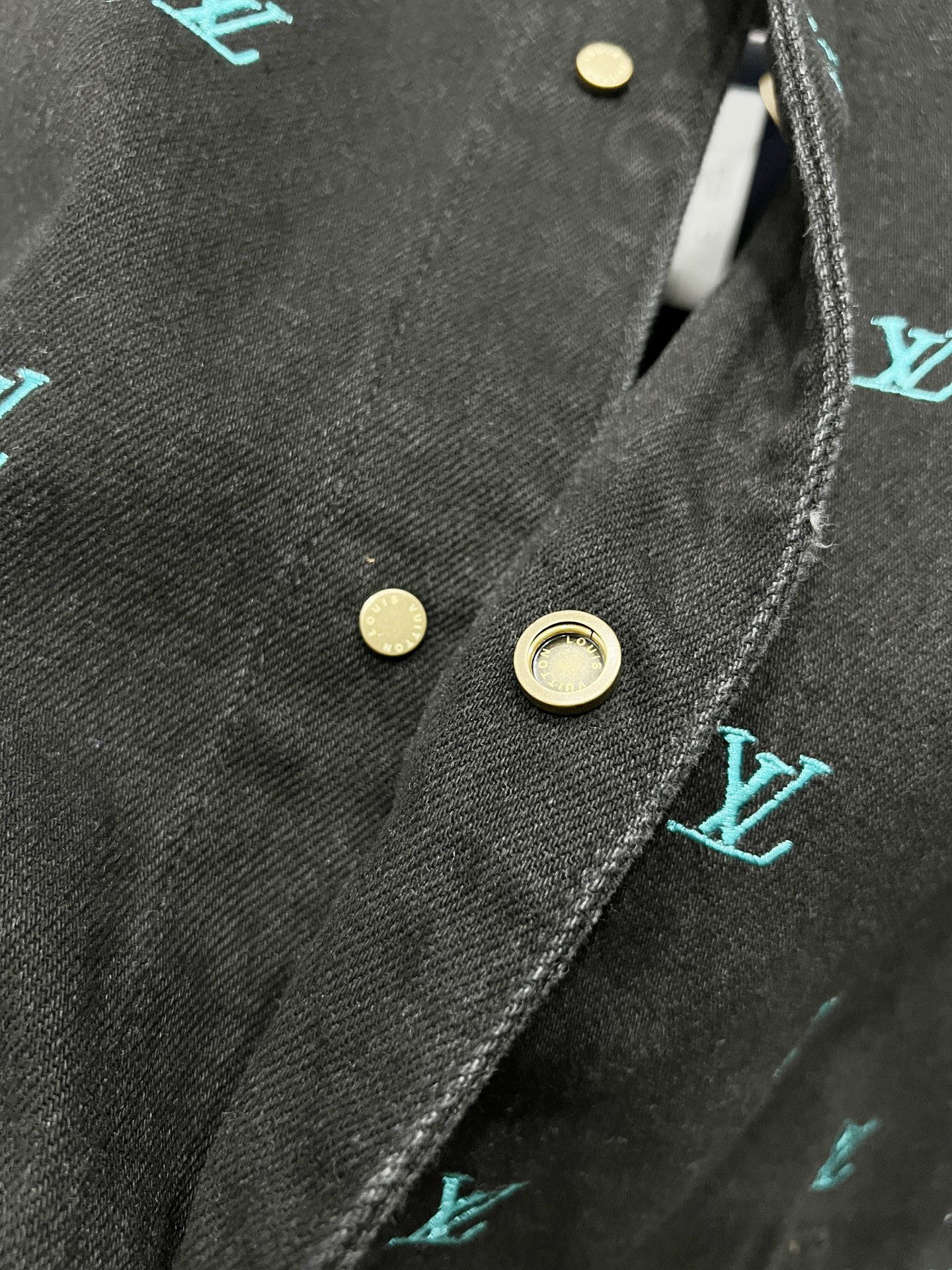 LV Jacket-036