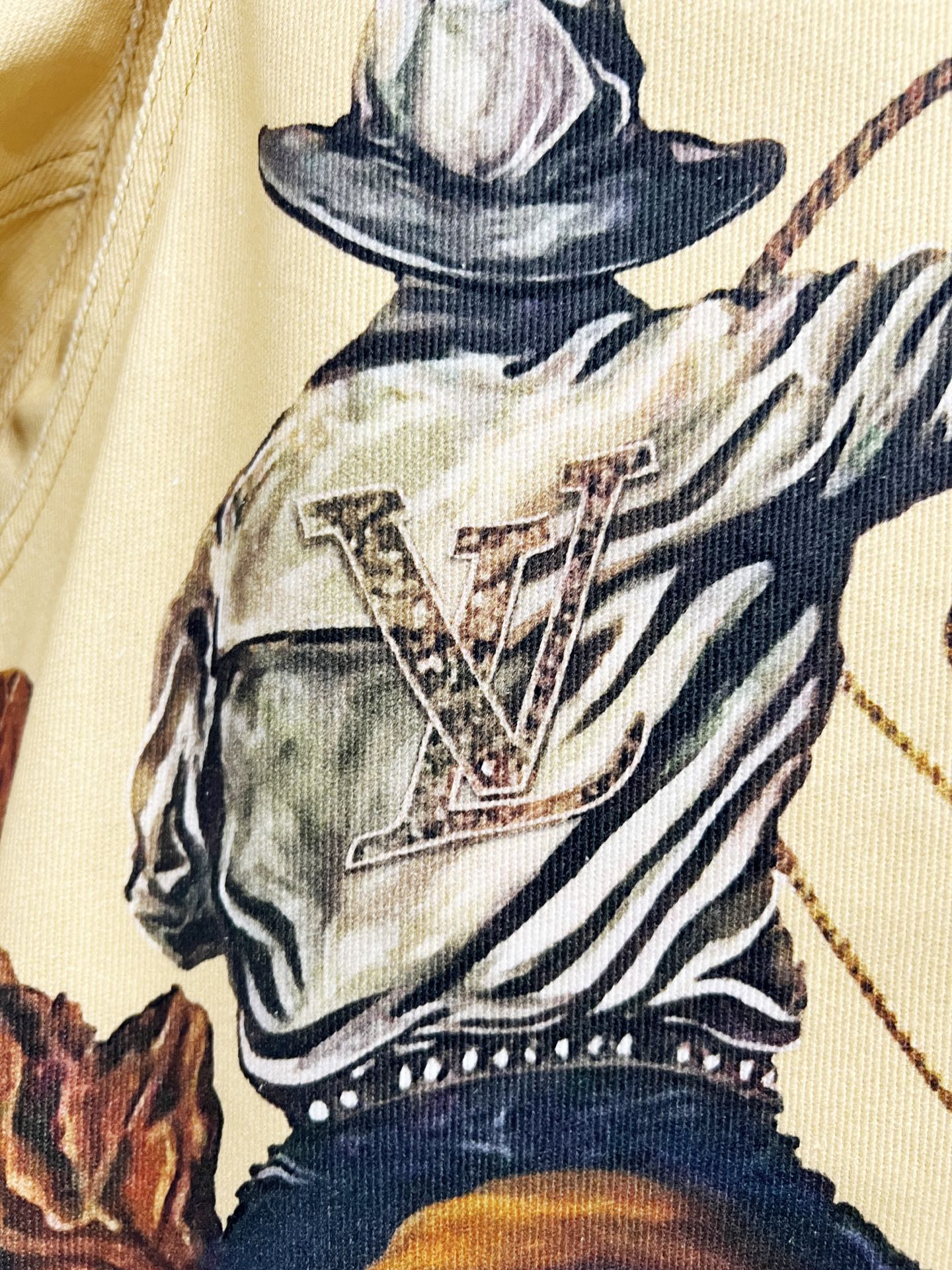 LV Jacket-037