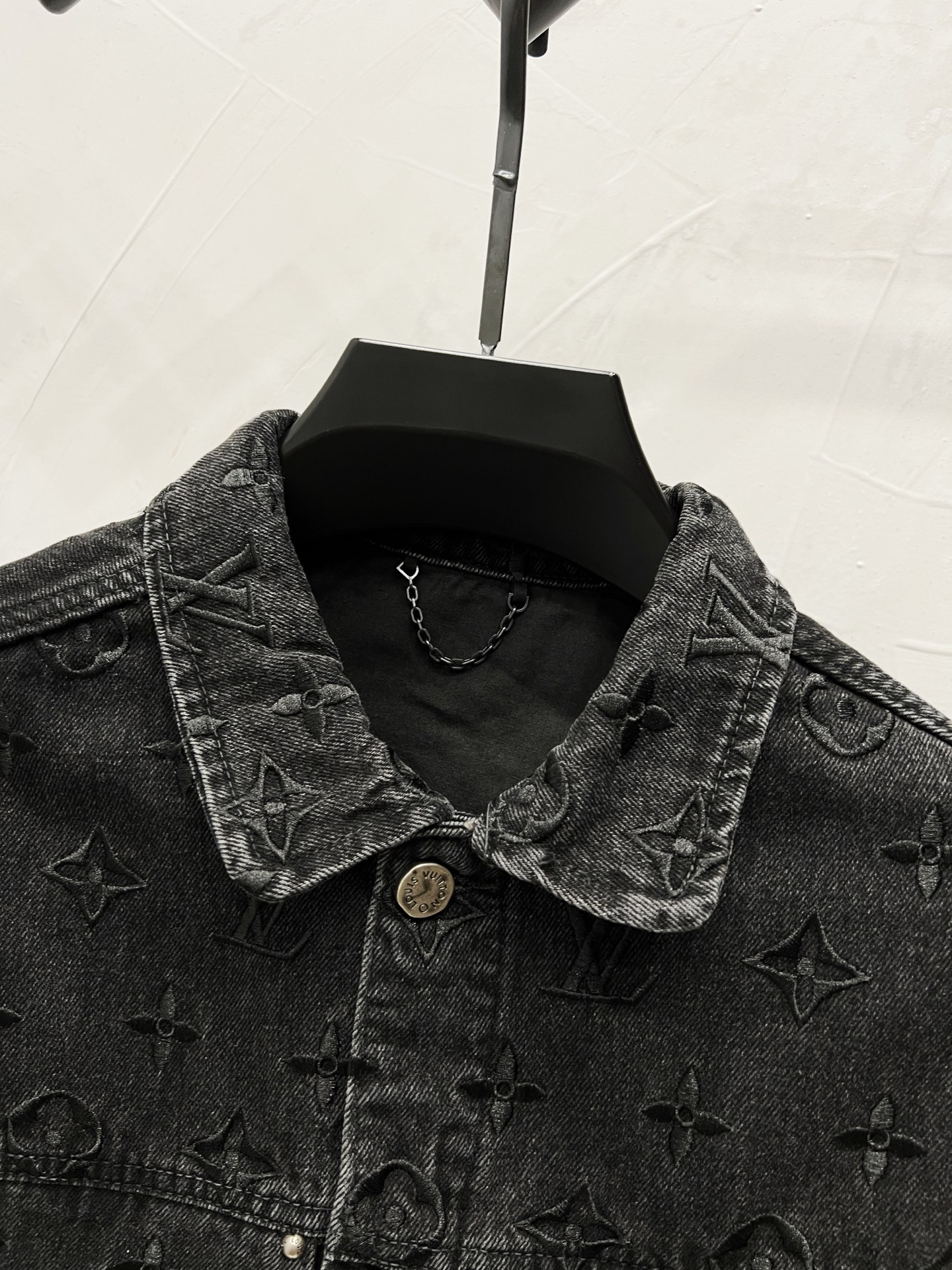 LV Jacket-039