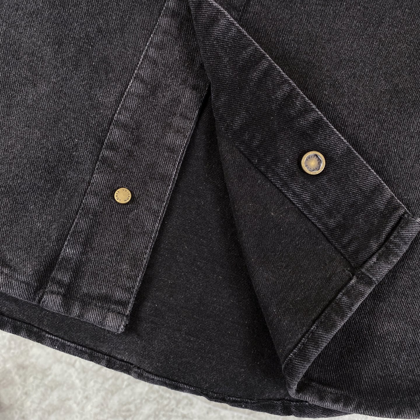 LV Jacket-052