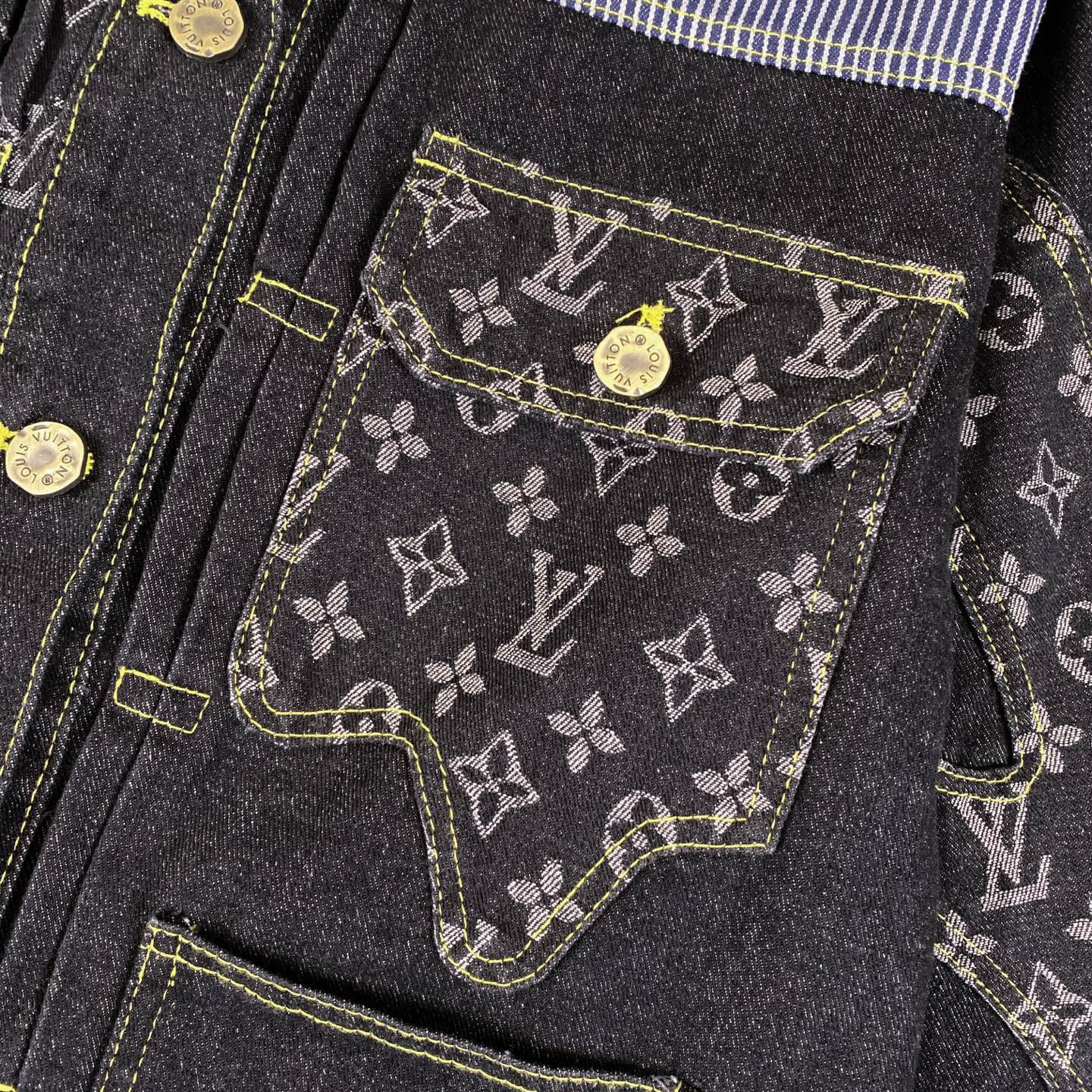 LV Jacket-054