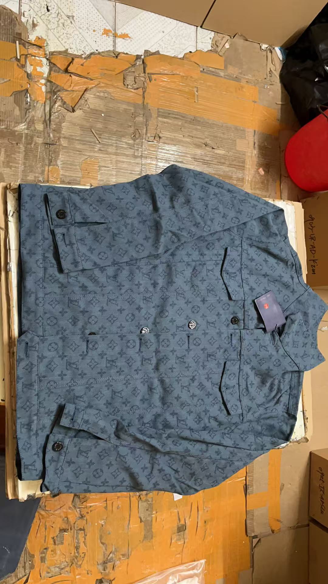 LV Jacket-049