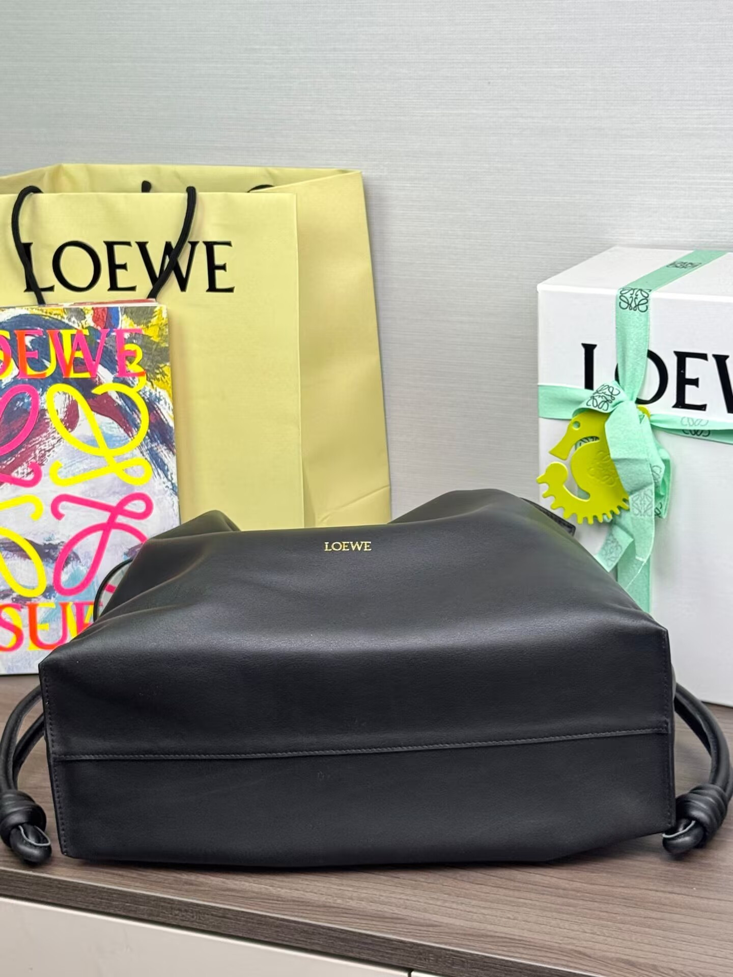 L0ew* Large Flamenco Clutch 29x38x14cm