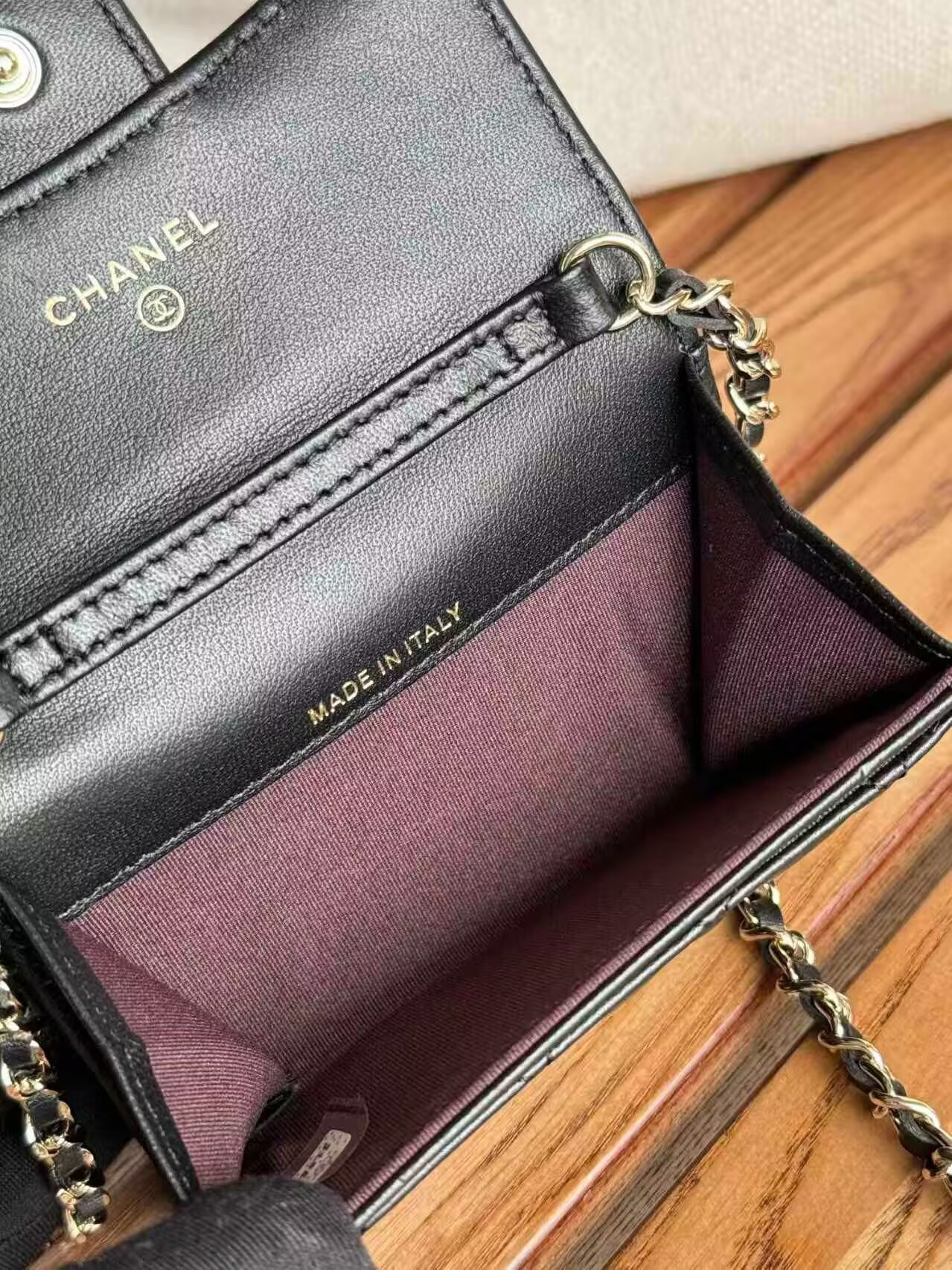 Ch**el Wallet on Chain 11x7.5x2cm