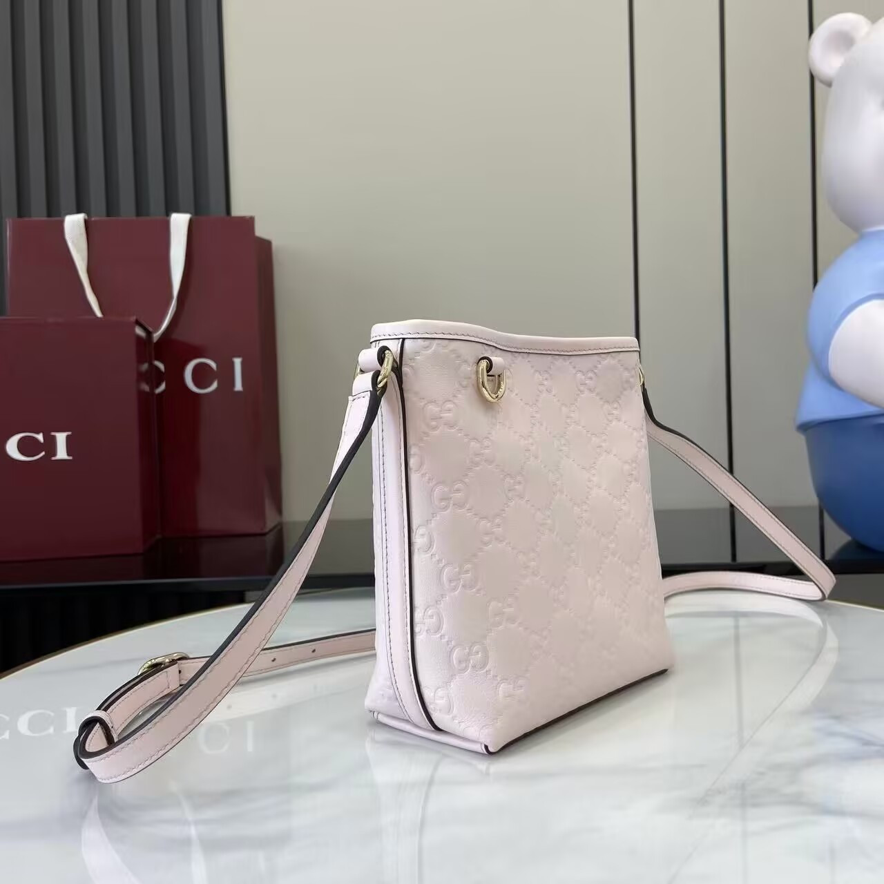 Gvc*1 GG Emblem Nano Bucket Bag 15x18x8cm