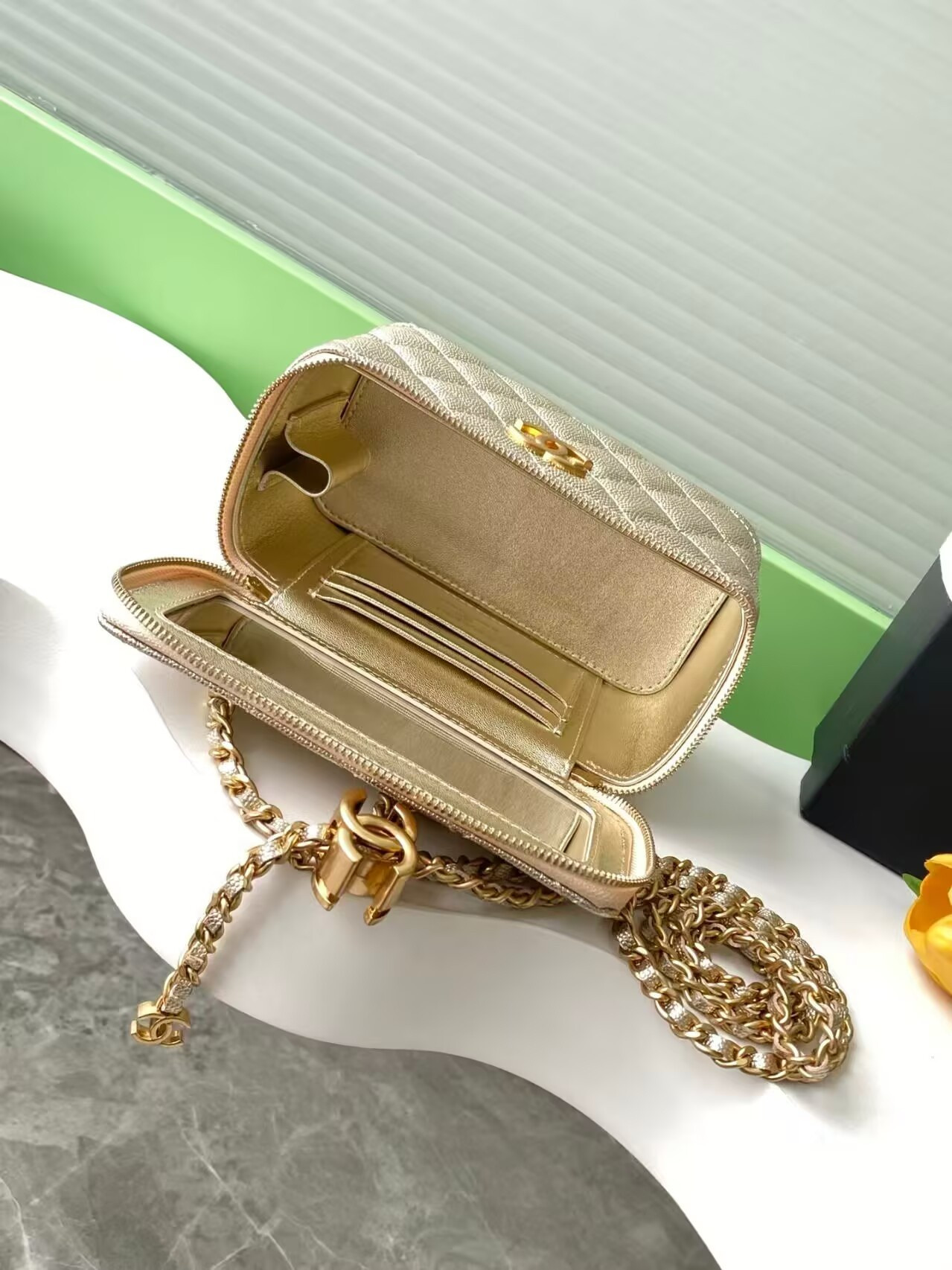 Ch**el Vanity With Chain 9.5x17x8cm