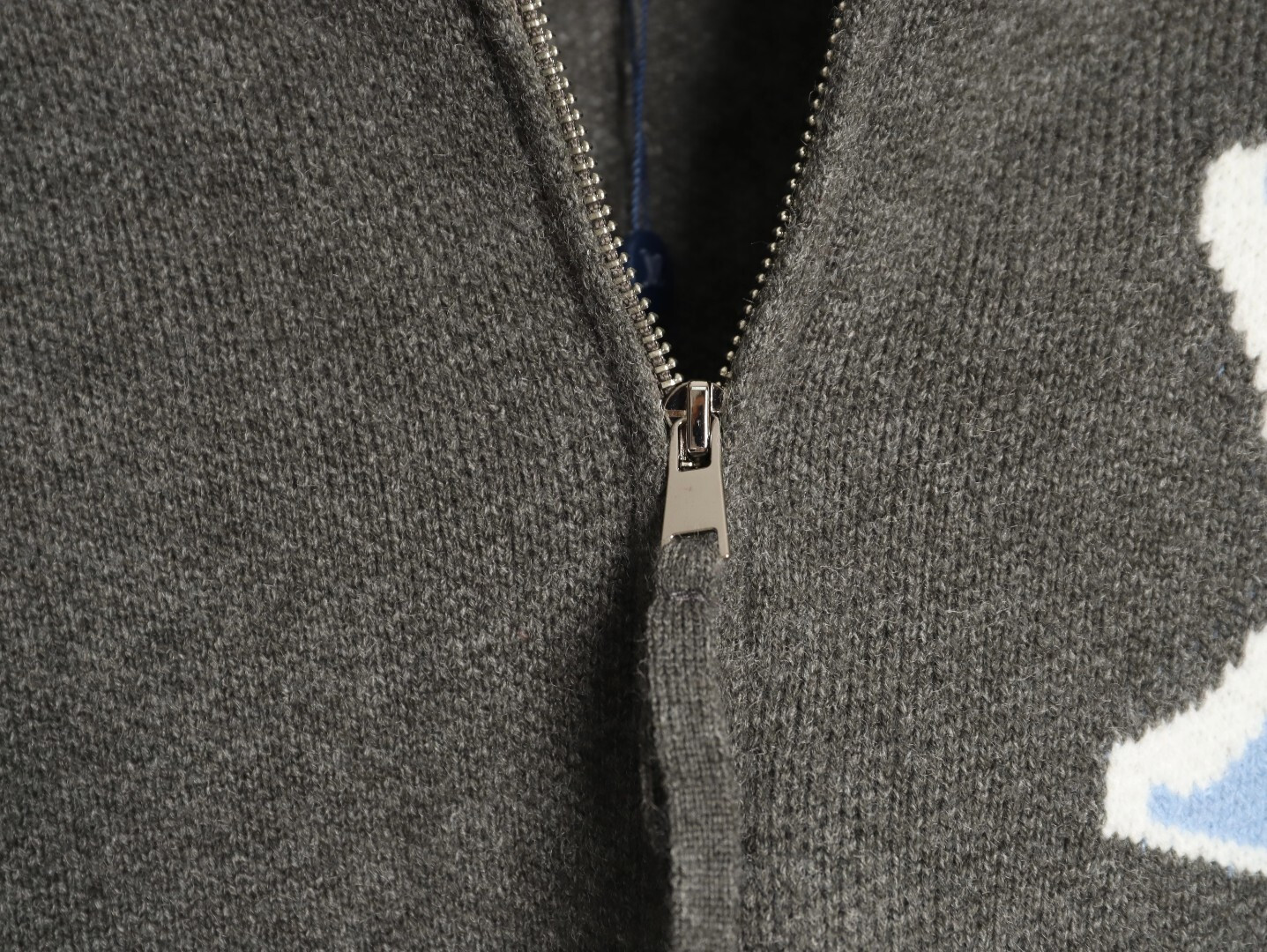L0vis Vvtt0n 25ss Sweaters