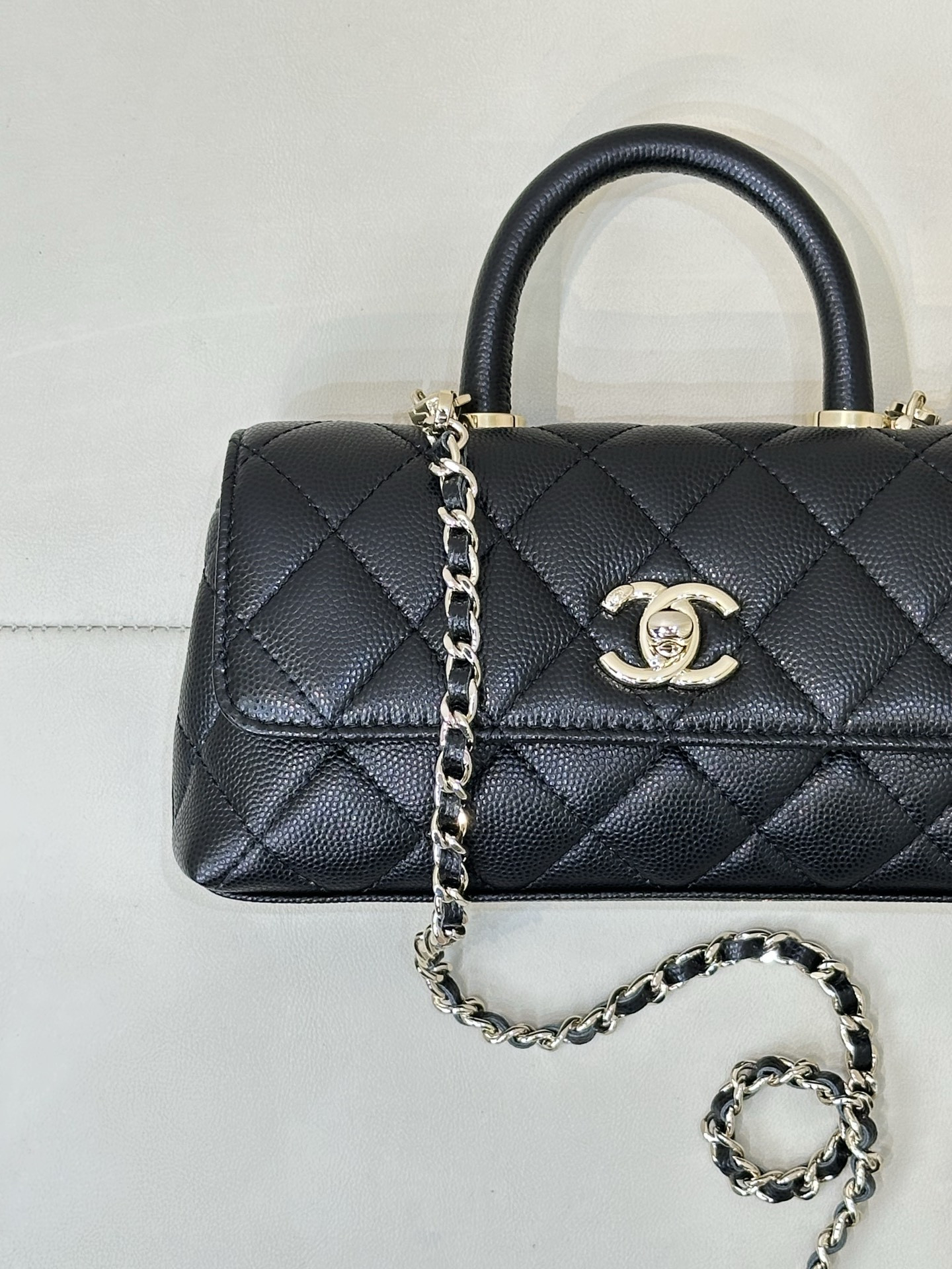 Ch**el Coco Handle Flap Bag AS5285 21x10x5cm