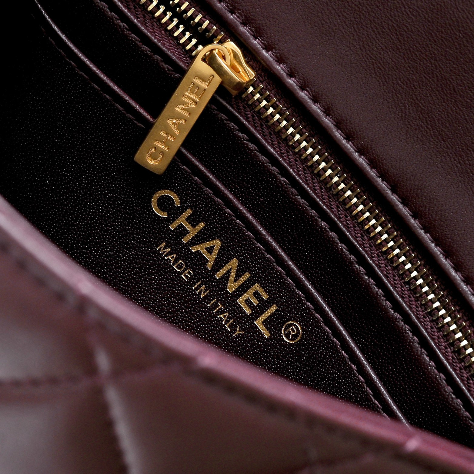 Ch**el Mini Flap Bag Burgundy AS1786 13.5x17x8cm