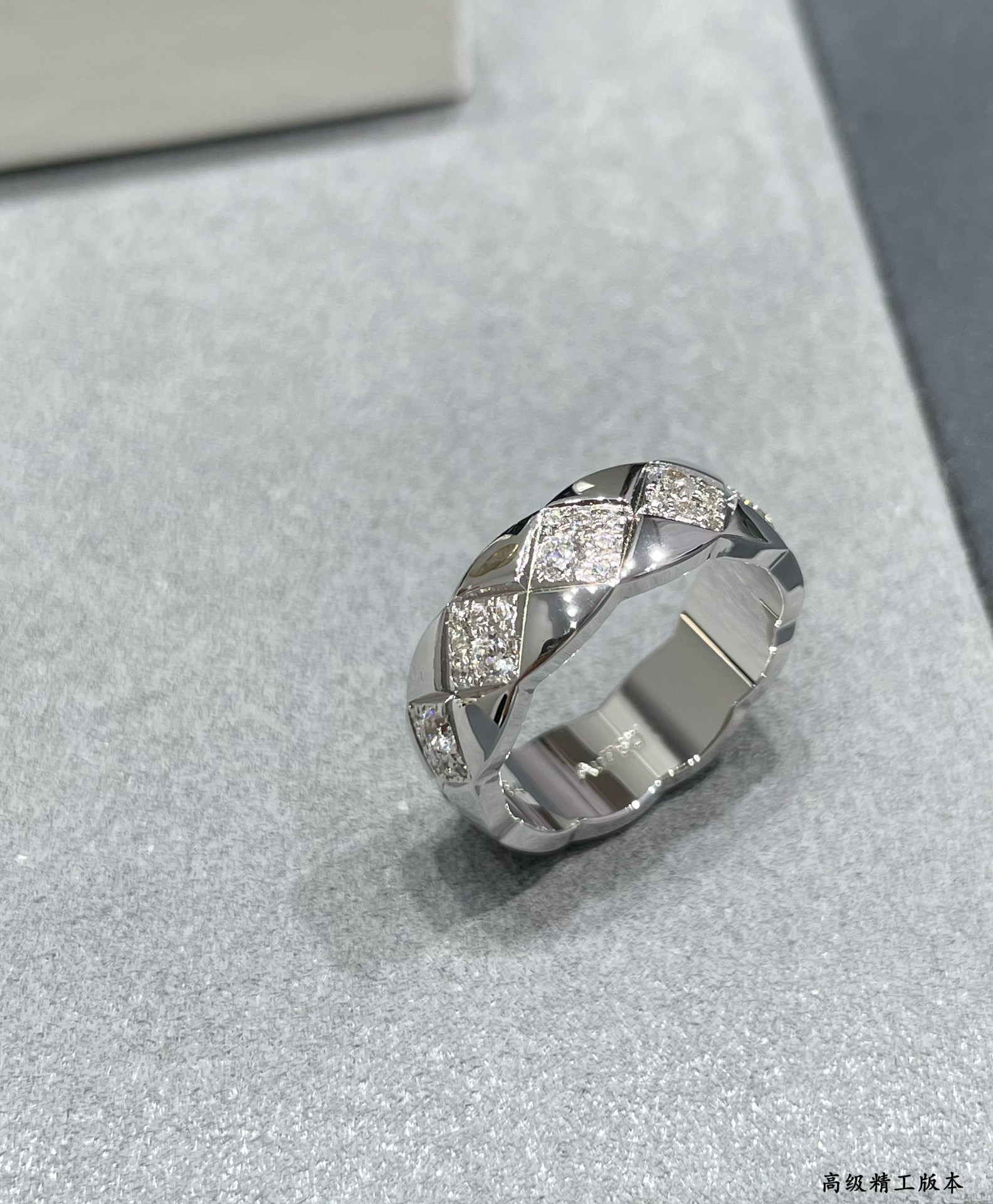 Ch**el Wide D1am0nd square Ring