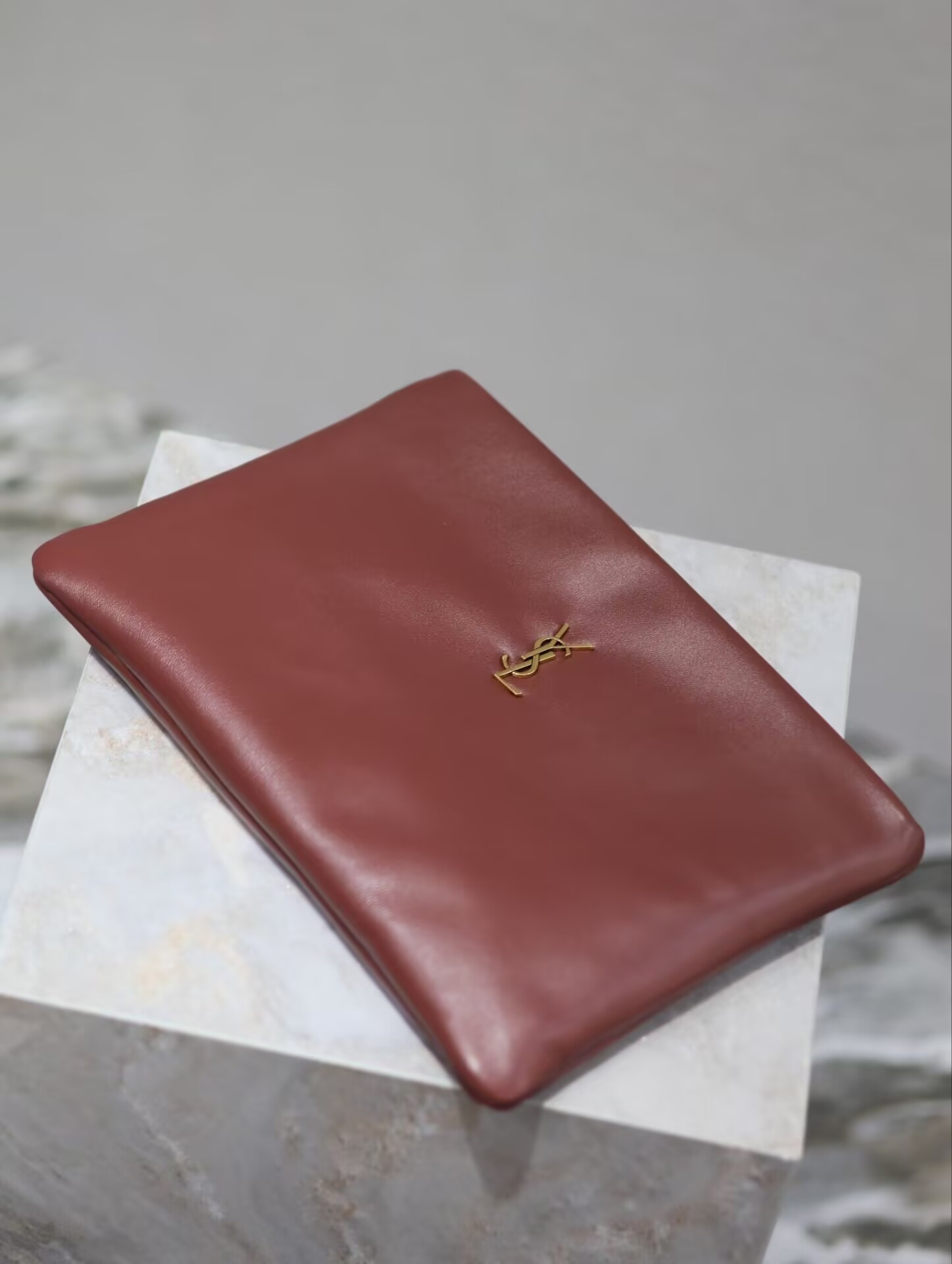 Y51 CALYPSO large pouch in lambskin 30x22x3cm