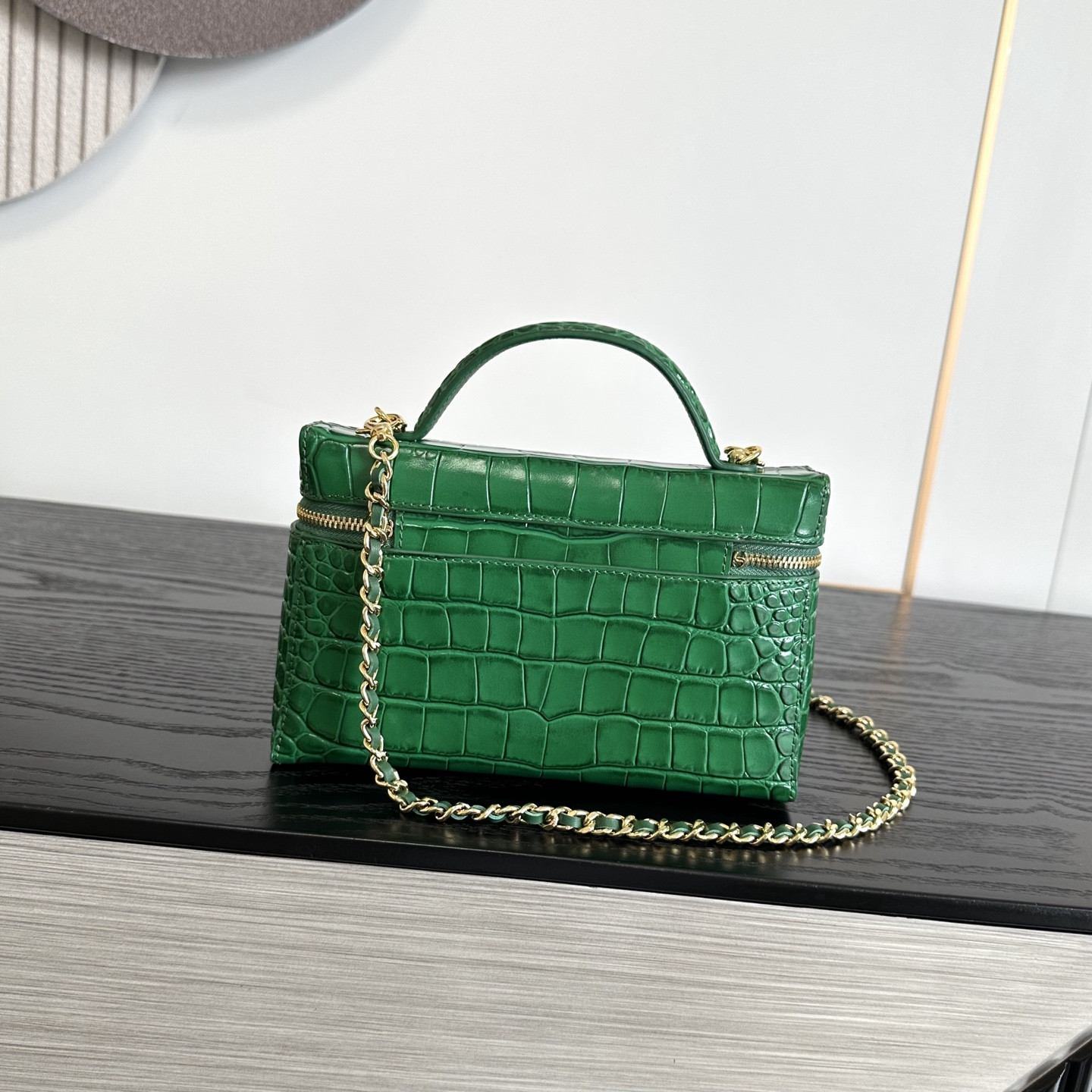 Ch**el Vanity with Chain 17x19.5x5cm