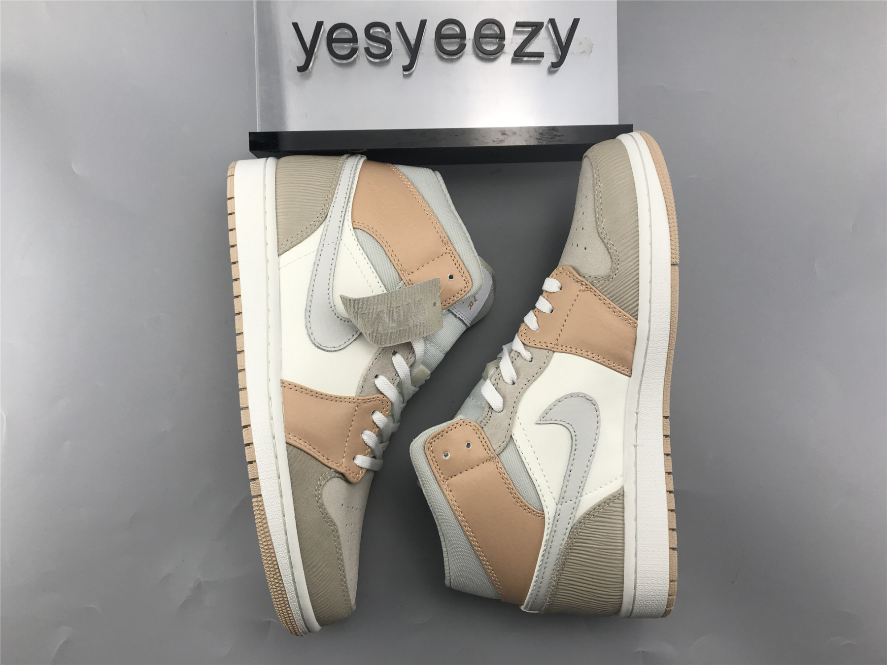 UA  AIR JORDAN 1 MID "MILAN"
