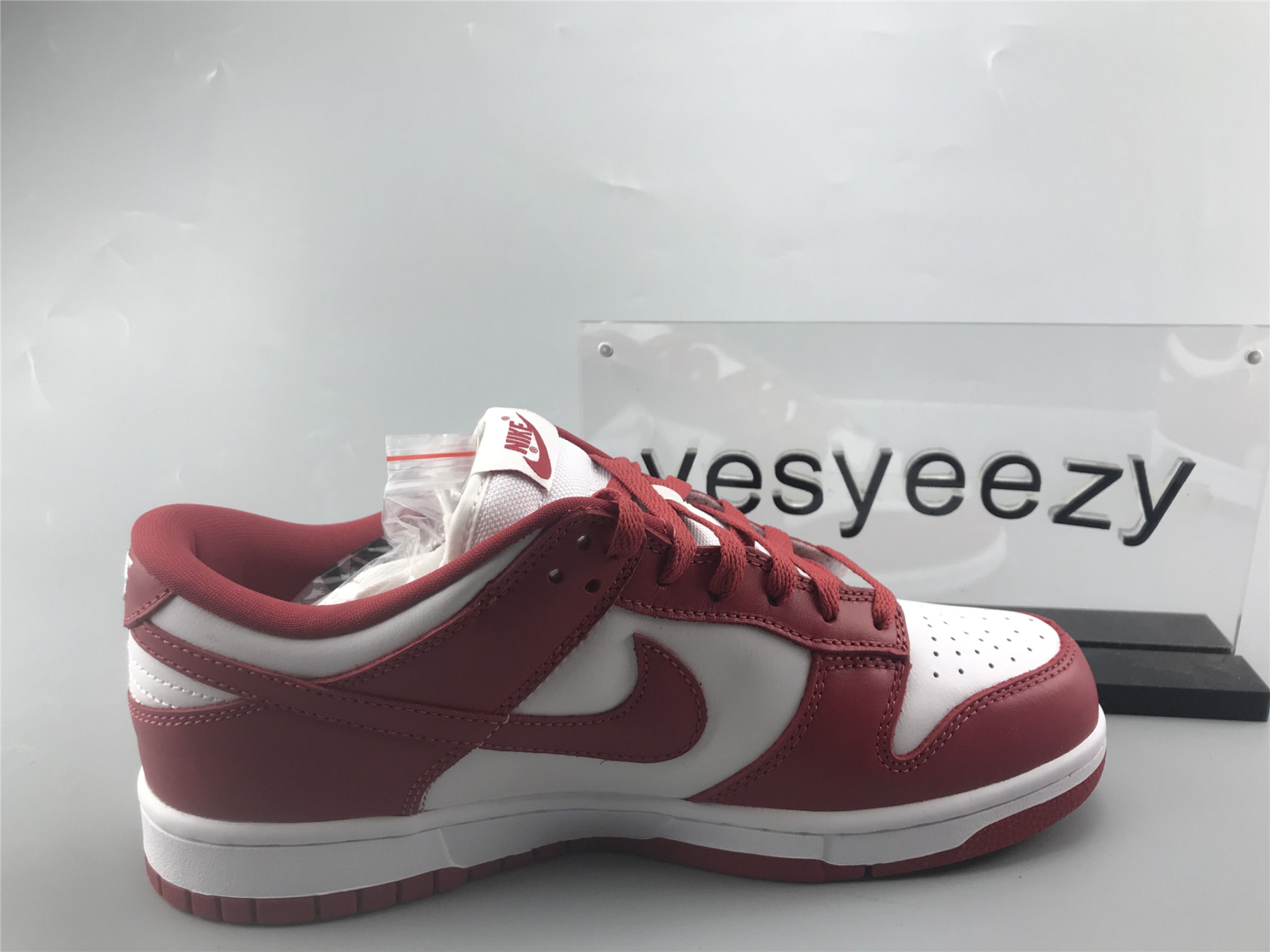 UA NIKE DUNK LOW RETRO SP "UNIVERSITY RED"