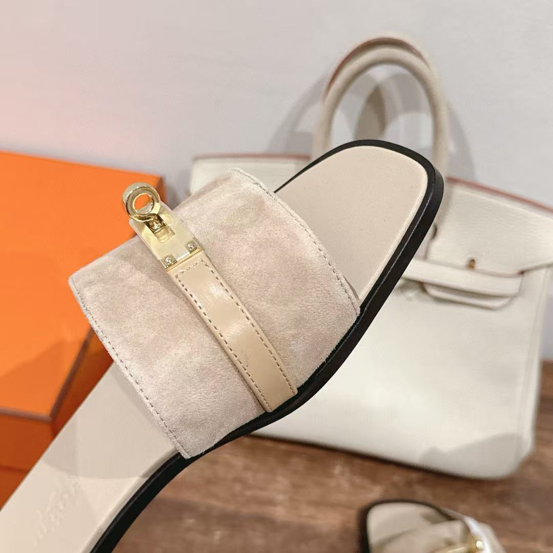 UA H**me5 Giulia sandal